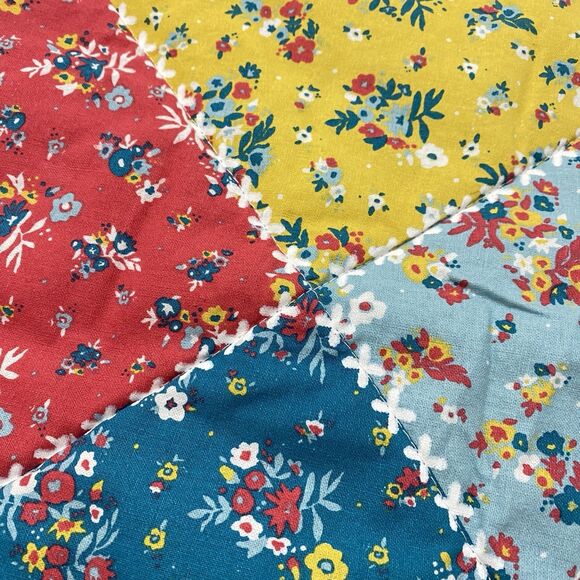 Pioneer Woman Multicolor Reversible Quilted Rose Ditsy Floral Placemats Set of 6 - Picture 8 of 8